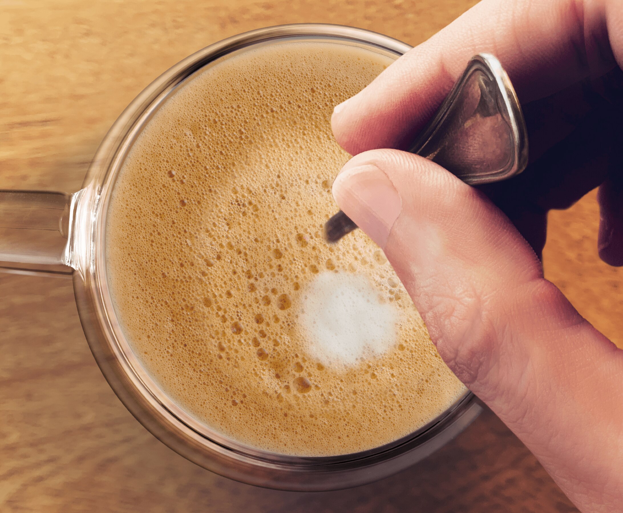 koffie met melk in een tas