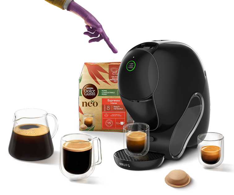 Ali&euml;nvinger die de NEO Caff&egrave; machine aanraakt. NEO-dranken, een NEO-pakket en een pad.